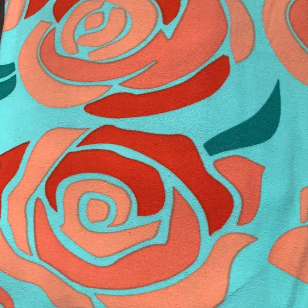 Lularoe beauty and the beast style rose leggings